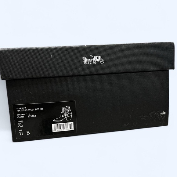 Coach - Picture 9 of 9